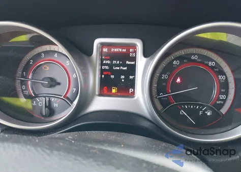 2014 Dodge Journey Sxt z USA, uszkodzony, nr VIN 3C4PDDBGXET167920